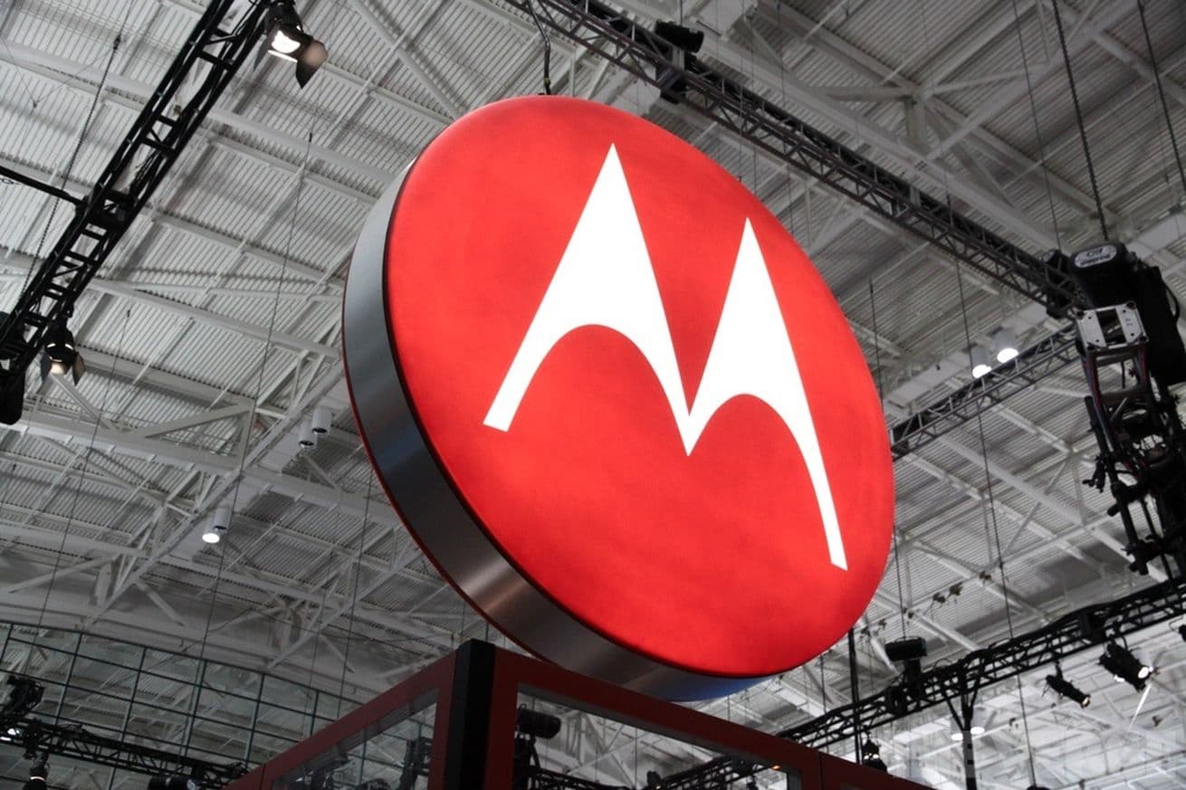 Lenovo ისევ აბრუნებს Motorola-ს