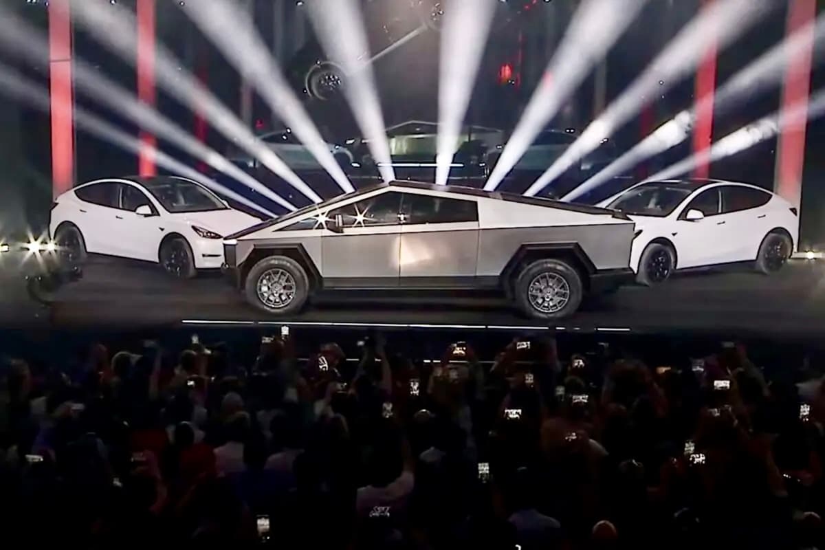 Tesla-მ აჩვენა Cybertruck ელექტრო პიკაპის განახლებული ვერსია