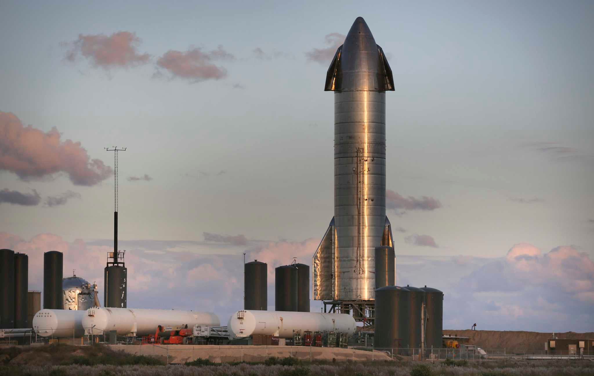 SpaceX Starship-მა შესაძლოა თავისი პირველი სატესტო ფრენა ერთ თვეში განახორციელოს