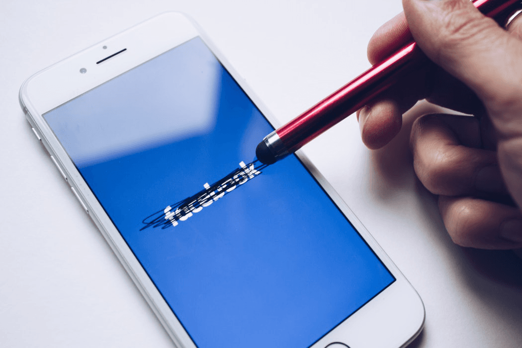 Facebook შეფერხებით მუშაობს