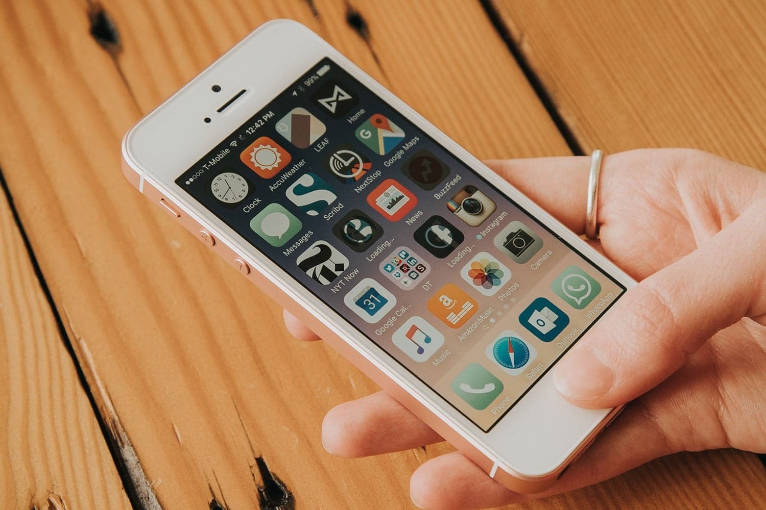 Apple კიდევ ერთხელ ყიდის iPhone SE-ს