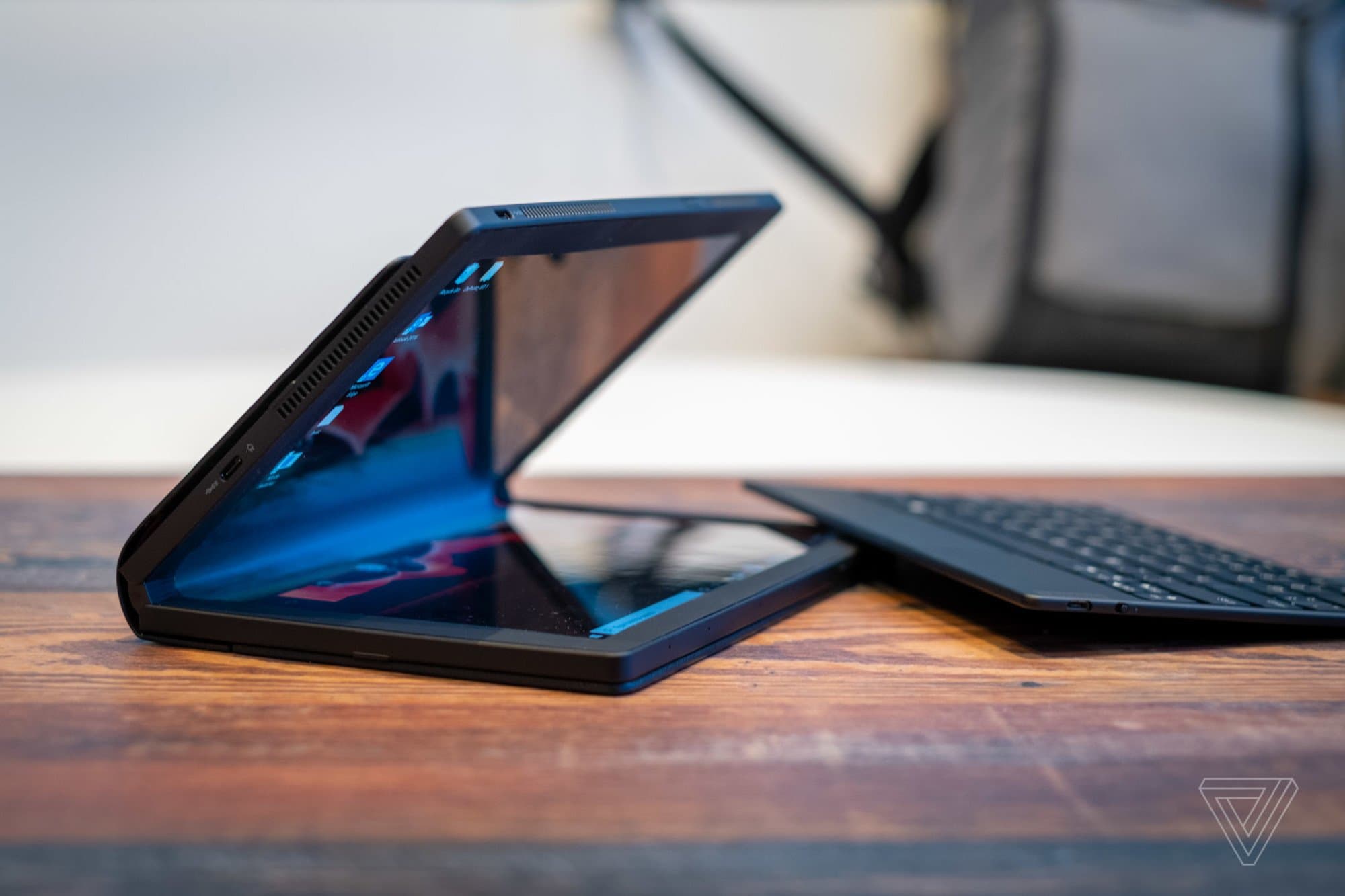 წარმოადგინეს Lenovo ThinkPad X1 Fold – კეცვადი ეკრანით