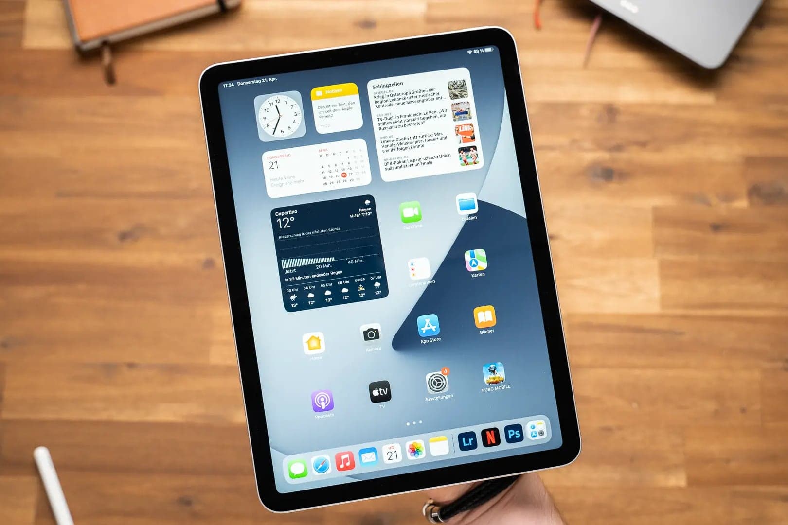 Apple ავითარებს ოთხ ახალ iPad-ს, მათ შორის ორ iPad Air-ს