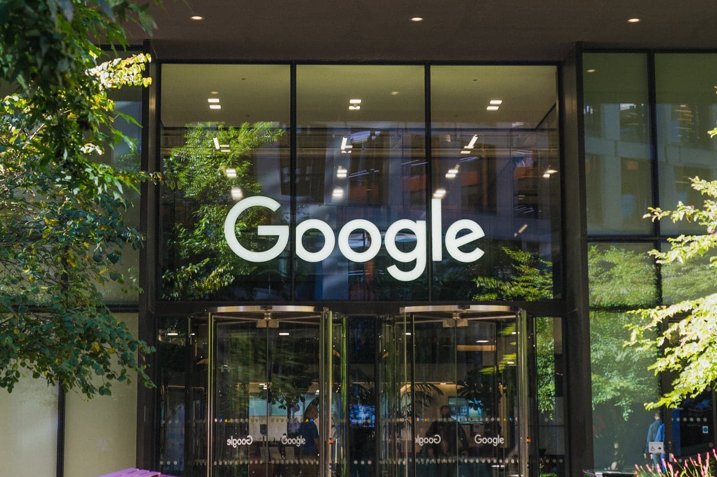 Google-მა თავისი აპლიკაციის ყველა iPhone-ზე დაყენება ჯერ კიდევ 2018 წელს შესთავაზა. მაგრამ Apple-მა უარი თქვა