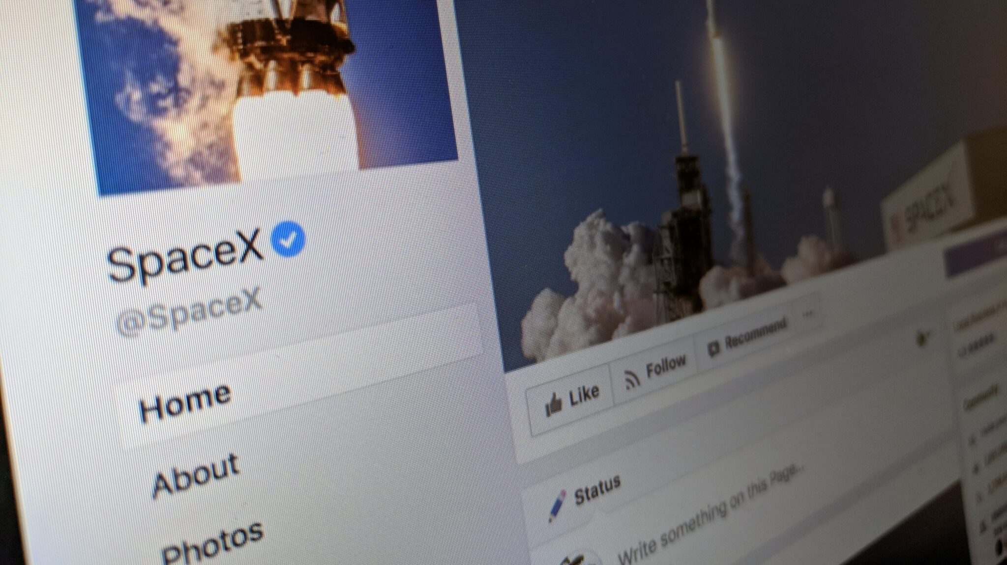 ელონ მასკმა SpaceX-ის და Tesla-ს Facebook გვერდები წაშალა