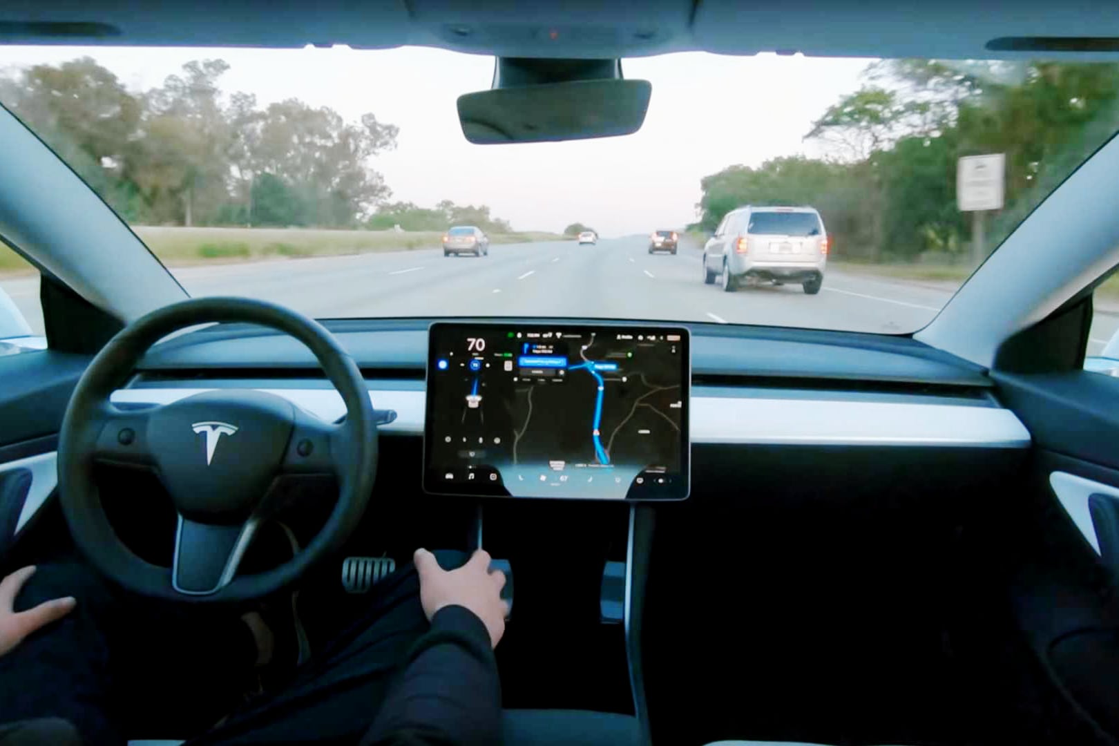 ილონ მასკი აცხადებს Tesla Autopilot-ის ფასის 15000 დოლარამდე გაზრდას