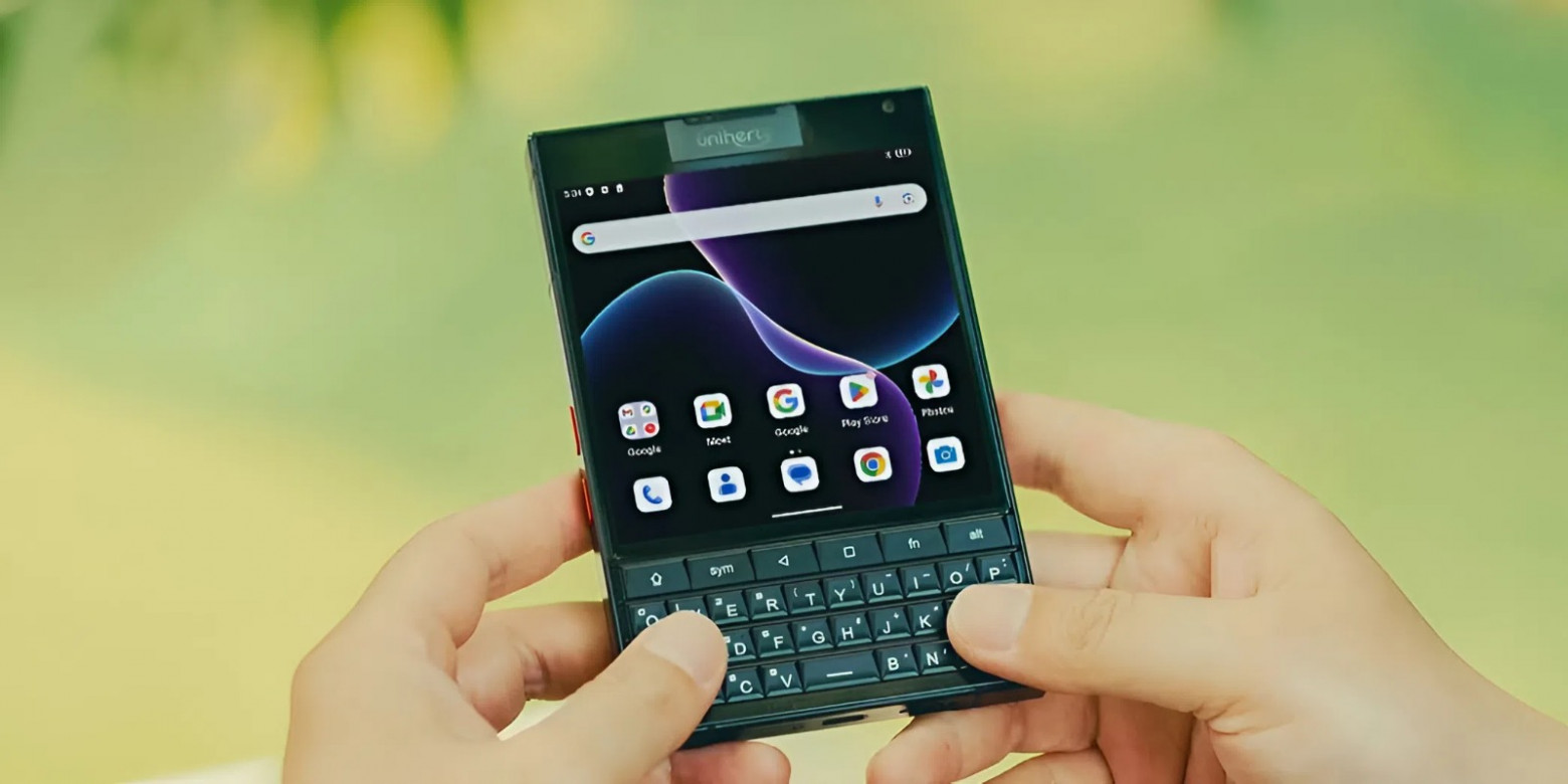 Unihertz-მა წარმოადგინა Titan 2 — Android-სმარტფონი ფიზიკური QWERTY-კლავიატურით და ორი ეკრანით