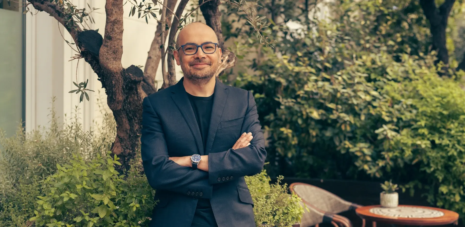 დემის ჰასაბისმა მოუწოდა AI-კომპანიებს, არ გაიმეორონ სოციალური ქსელების შეცდომები